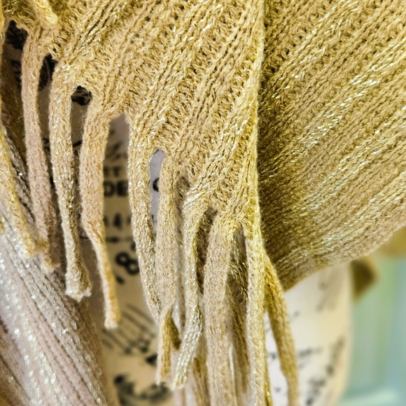 NWT JUST JAMIE SHIMMERING GOLD PONCHO SZ OS - Picture 4 of 7